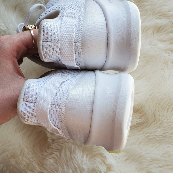 *sold* Adidas Neo Cloudfoam Lite Racer Sneakers - Picture 4 of 7